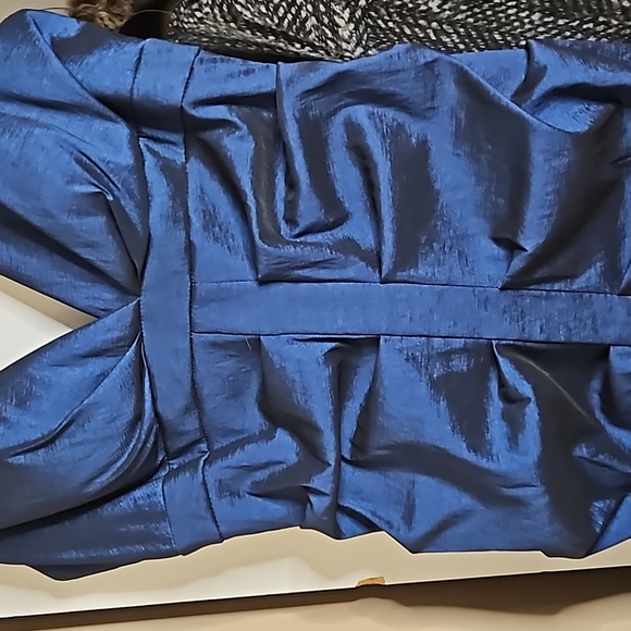 🦋BA Nites Electric Blue Gown - Picture 4 of 6